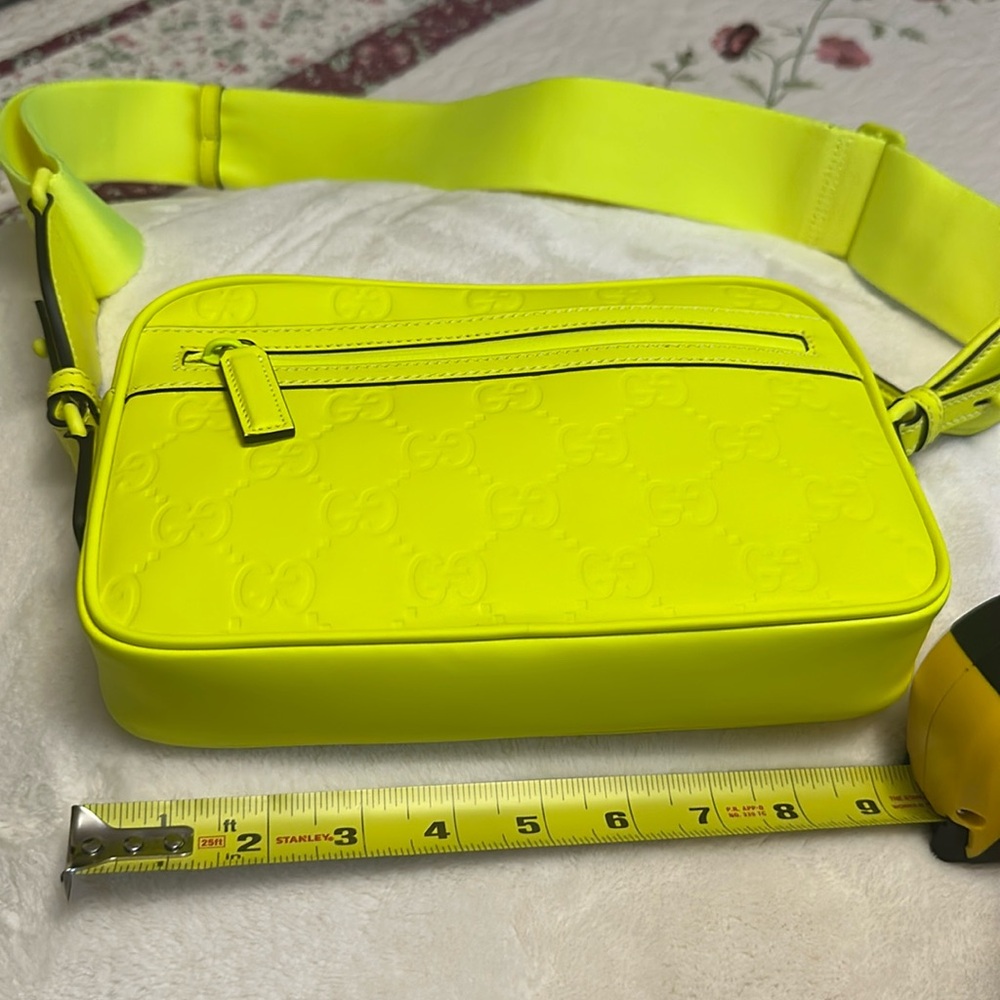 Gucci Yellow Crossbody Bag with Textured Monogram - Picture 14 of 16